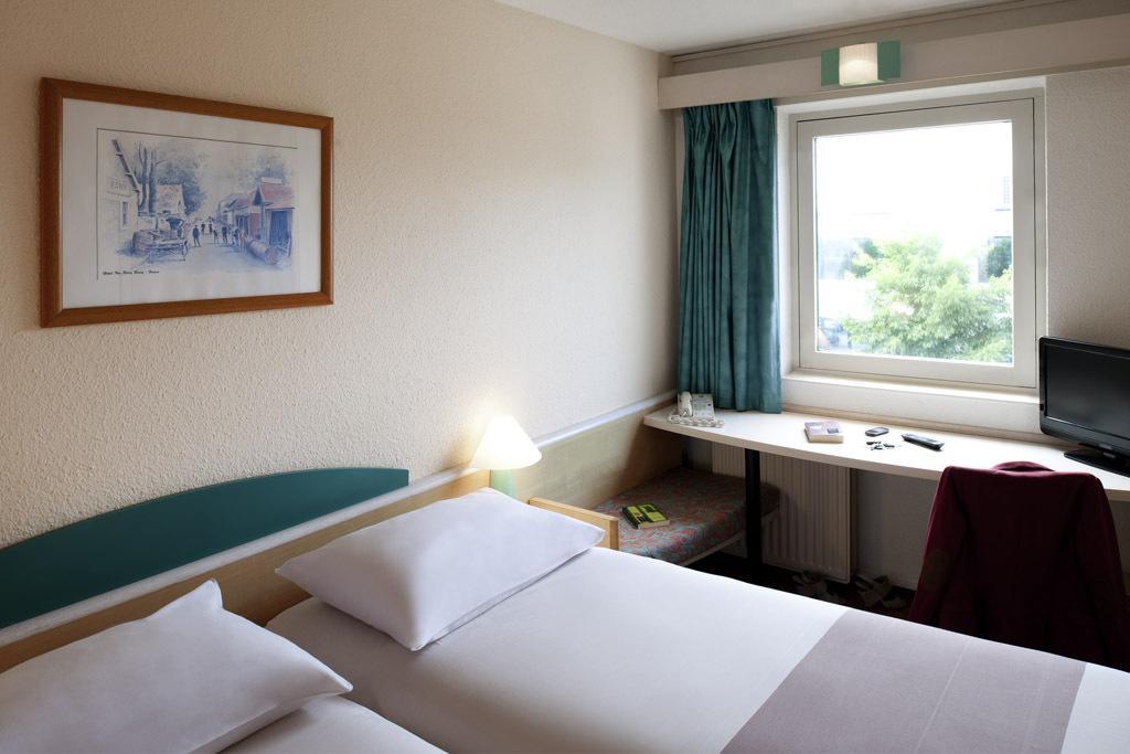 Ibis Leiderdorp Hotel Room photo